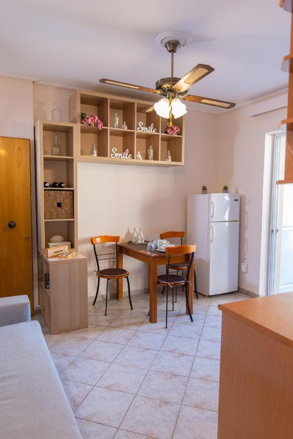 Smile Sea Apartment Kalamata Exterior photo